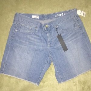 GAP 1969 24/7 Boyfriend cut off shorts!